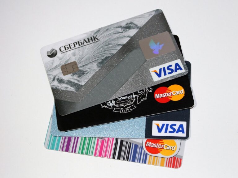 What is the average credit limit on a small business credit card?